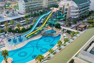 Crystal Waterworld Resort & Spa - Ultimate All Inclusive