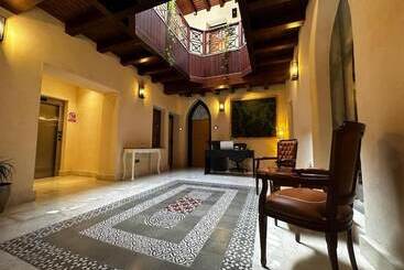 مسافرخانه Boutique Puerta Real