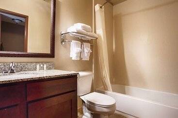 هتل Best Western North Edge Inn