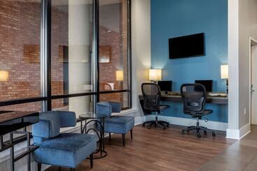 هتل Best Western Plus Philadelphia Airport South At Widener University