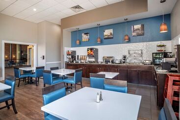 هتل Best Western Plus Philadelphia Airport South At Widener University