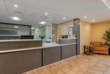 هتل Candlewood Suites Reading, An Ihg