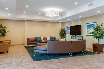 هتل Candlewood Suites Reading, An Ihg