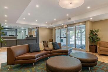 هتل Candlewood Suites Reading, An Ihg