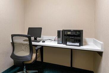 هتل Candlewood Suites Reading, An Ihg