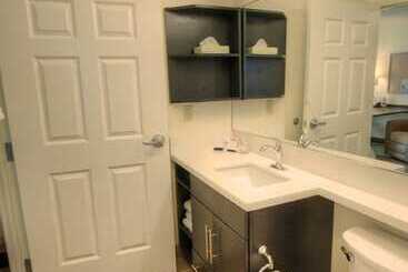 هتل Candlewood Suites Sioux City   Southern Hills, An Ihg