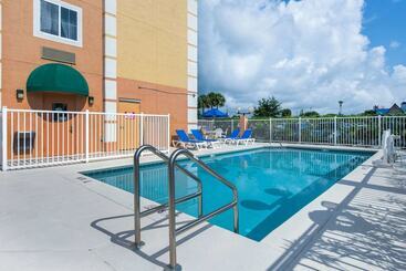 هتل Comfort Inn Kissimmee-Lake Buena Vista South