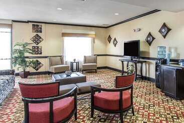 هتل Comfort Suites Lawton Near Fort Sill