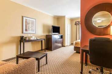 هتل Comfort Suites Lawton Near Fort Sill
