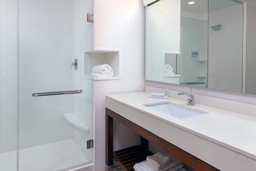 هتل Courtyard By Marriott Buffalo Downtown/canalside