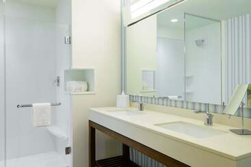 هتل Courtyard By Marriott Buffalo Downtown/canalside