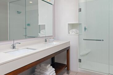 هتل Courtyard By Marriott Buffalo Downtown/canalside