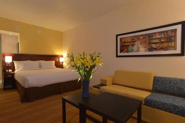 هتل Courtyard Toluca Tollocan