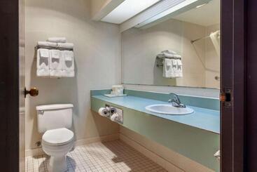 هتل Econo Lodge Wausau   Rothschild