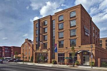 هتل Fairfield Inn & Suites Baltimore Downtown/inner Harbor