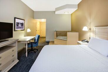 هتل Hampton Inn & Suites Cape Cod West Yarmouth