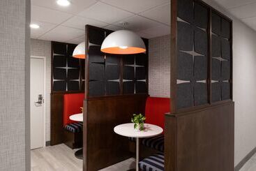 هتل Hampton Inn & Suites Cape Cod West Yarmouth