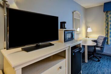 هتل Hampton Inn & Suites Cape Cod West Yarmouth