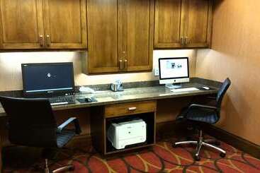ホテル Hampton Inn & Suites Salinas