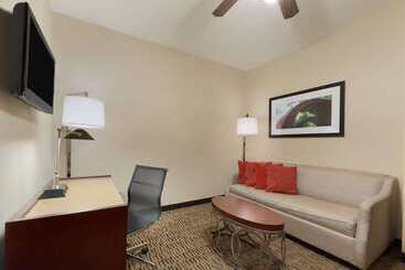 هتل Hawthorn Extended Stay By Wyndham College Station
