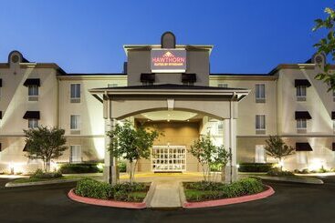 هتل Hawthorn Extended Stay By Wyndham College Station