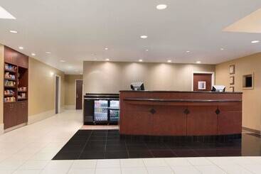 هتل Hawthorn Extended Stay By Wyndham College Station