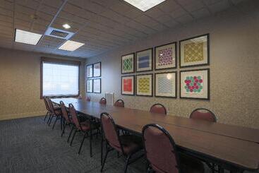 Holiday Inn Express Hotel & Suites Reading, An Ihg
