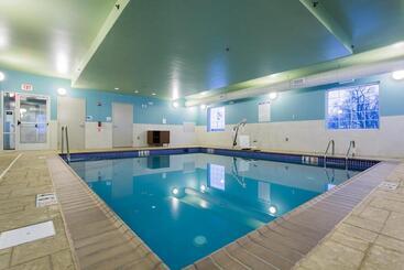 Holiday Inn Express Hotel & Suites Reading, An Ihg