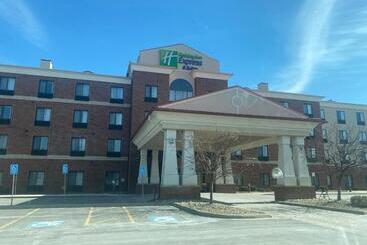 هتل Holiday Inn Express And Suites Detroit North Troy, An Ihg