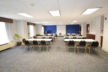 هتل Holiday Inn Express Toledo Oregon, An Ihg