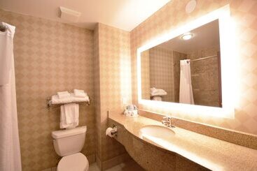 هتل Holiday Inn Express Toledo Oregon, An Ihg