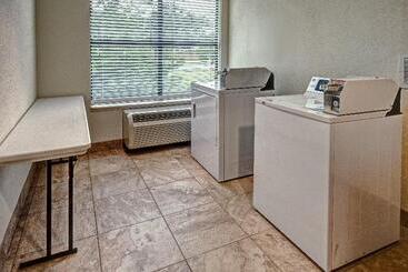 هتل Holiday Inn Rocky Mount I 95 @ Us 64, An Ihg