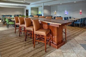 هتل Holiday Inn Rocky Mount I 95 @ Us 64, An Ihg
