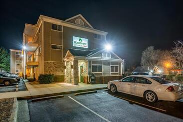 هتل Hometowne Studios By Red Roof Gainesville, Ga