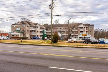 هتل Hometowne Studios By Red Roof Gainesville, Ga