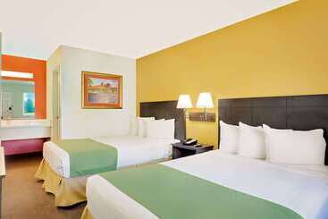 هتل Howard Johnson By Wyndham Las Vegas Near The Strip