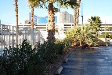هتل Howard Johnson By Wyndham Las Vegas Near The Strip