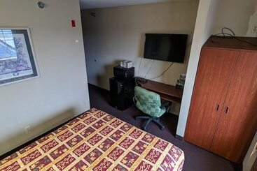 هتل St Clair Inn And Suites