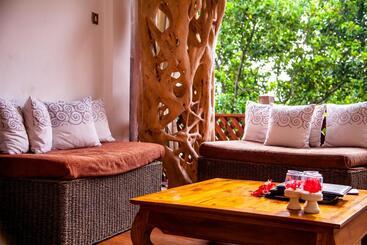 هتل Le Domaine De L Orangeraie Resort And Spa