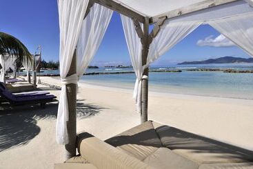 هتل Le Domaine De L Orangeraie Resort And Spa