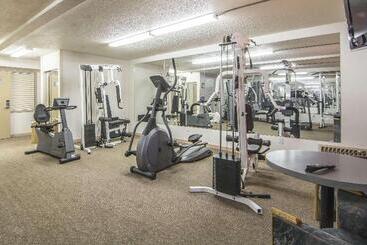 هتل Quality Inn & Suites