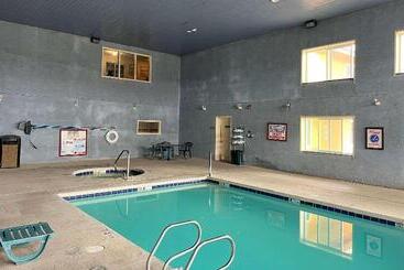 هتل Quality Inn & Suites Grants   I 40