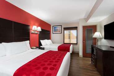 هتل Ramada By Wyndham Panama City