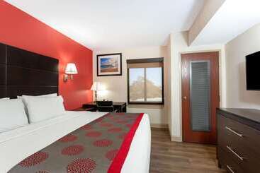 هتل Ramada By Wyndham Panama City