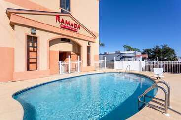 هتل Ramada By Wyndham Panama City