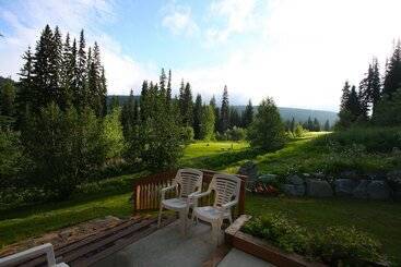 هتل The Pinnacle Lodge