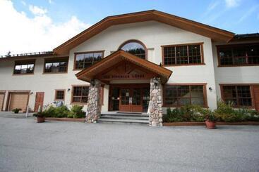 هتل The Pinnacle Lodge