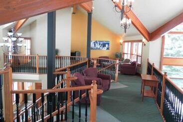هتل The Pinnacle Lodge