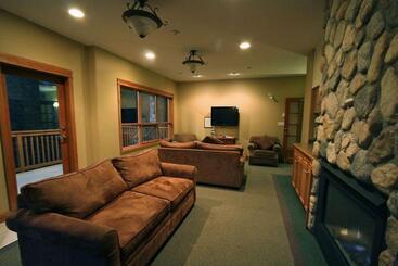 هتل The Pinnacle Lodge