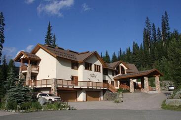 هتل The Pinnacle Lodge